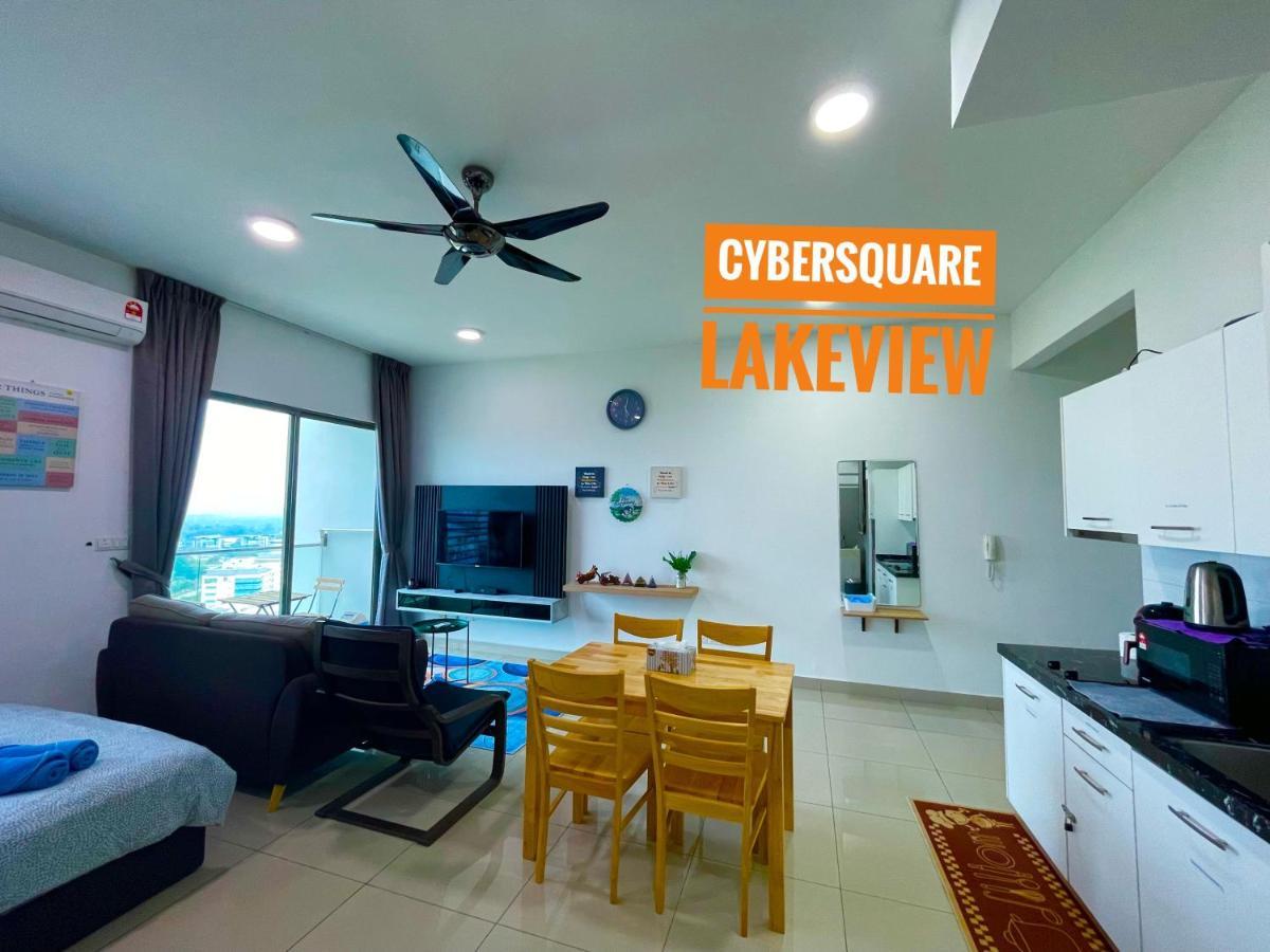 Cybersquare Lakeview With Netflix And Disney Hotstar Cyberjaya Exterior photo